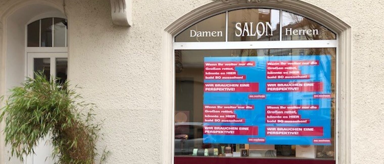 Auch &uuml;ber die Landesgrenzen Sachsen-Anhalts hinaus haben sich Handwerker*innen an der Schaufenster-Aktion beteiligt. So zum Beispiel auch der Salon "Haarmonie Meier" in Kassel.