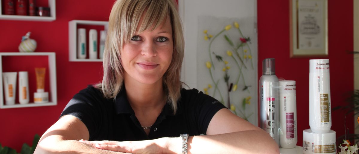 Mit 23 die eigene Chefin: Friseurmeisterin Katja Baumgartl aus Kroppenstedt. Mit 23 die eigene Chefin: Friseurmeisterin Katja Baumgartl aus Kroppenstedt.