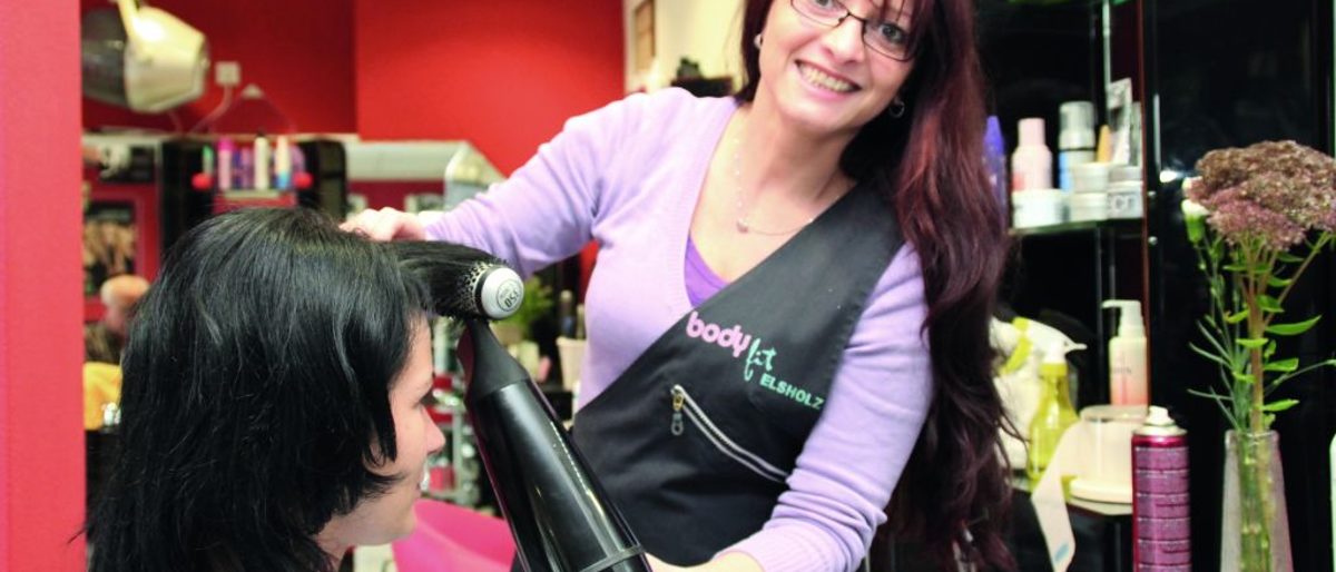 Vor 20 Jahren war Nicole Elsholz PLW-Siegerin im Friseurhandwerk und ist heute angestellte Meisterin in Biederitz. Vor 20 Jahren war Nicole Elsholz PLW-Siegerin im Friseurhandwerk und ist heute angestellte Meisterin in Biederitz.