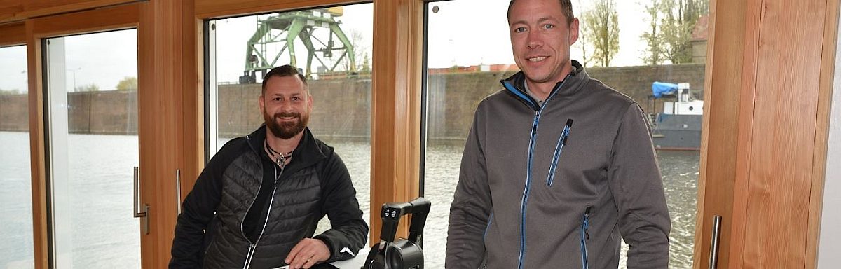 Bootsbauer mit Ideen: Andre Becker (l.) und Robert Naumann aus Magdeburg.