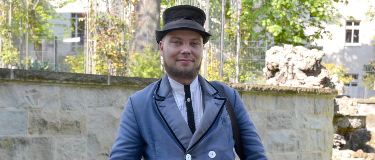 Auf Wanderschaft - Martin war am 28. April 2017 in der Handwerkskammer Magdeburg. Auf Wanderschaft - Martin war am 28. April 2017 in der Handwerkskammer Magdeburg.