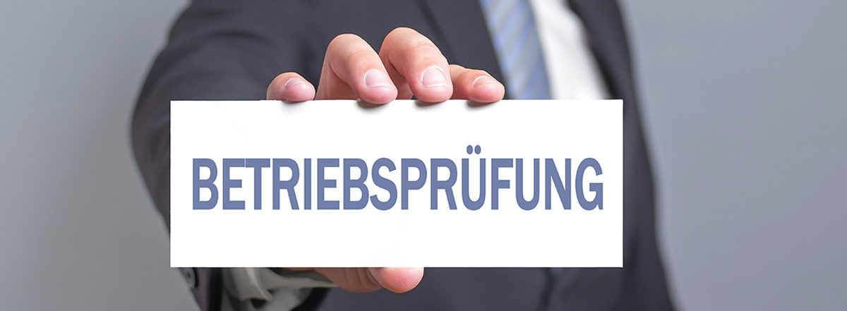betriebsprfung, unternehmensprfung, finanzamt, untersuchung, finanzbeamter, beamter, steuerhinterziehung, auenprfung, selbstanzeige, steuerhinterzieher, finanzpolizei, finanzen, steuern, schwarzgeld, betrug, waschen, geld, strafe, geldstrafe, hinterziehen, unternehmen, unternehmer, manager, angaben, zeitraum, text, geschftsmann, business, geschftlich, bcher, einsicht