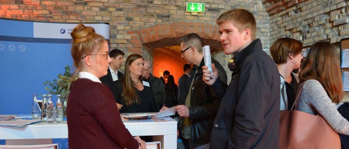 Berater der Handwerkskammer im Gespräch: Ivonne Ahlheit, Karsten Gäde und Stefanie Garbe Betriebsberater der Handwerkskammer im Gespräch