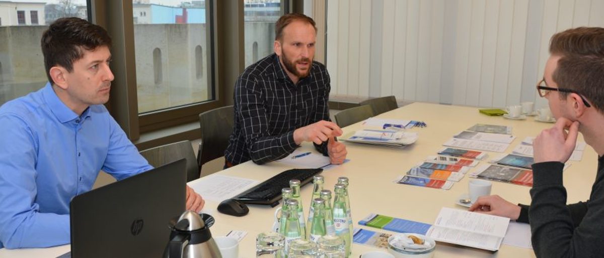 Sprechstunde zur Digitalisierungsförderung mit Karsten Gäde (Handwerkskammer Magdeburg) und Sebastian Knabe (Investitionsbank Sachsen-Anhalt) Sprechstunde zur Digitalisierungsförderung mit Karsten Gäde (Handwerkskammer Magdeburg) und Sebastian Knabe (Investitionsbank Sachsen-Anhalt)