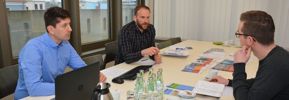 Sprechstunde zur Digitalisierungsförderung mit Karsten Gäde (Handwerkskammer Magdeburg) und Sebastian Knabe (Investitionsbank Sachsen-Anhalt) Sprechstunde zur Digitalisierungsförderung mit Karsten Gäde (Handwerkskammer Magdeburg) und Sebastian Knabe (Investitionsbank Sachsen-Anhalt)