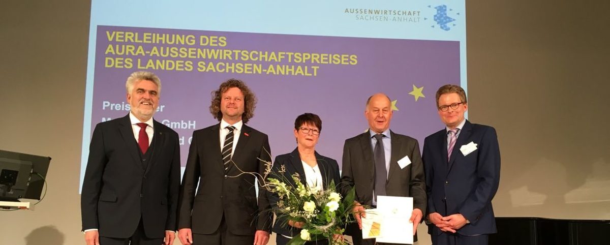 Verleihung des AURA- Außenwirtschaftspreises am 16. Mai (v.l.) an die Maaß-GmbH: Armin Willingmann, Andreas Dieckmann, Gabriele Maaß, Fred Maaß und Marc Pappert (IMG). Verleihung des AURA- Außenwirtschaftspreises