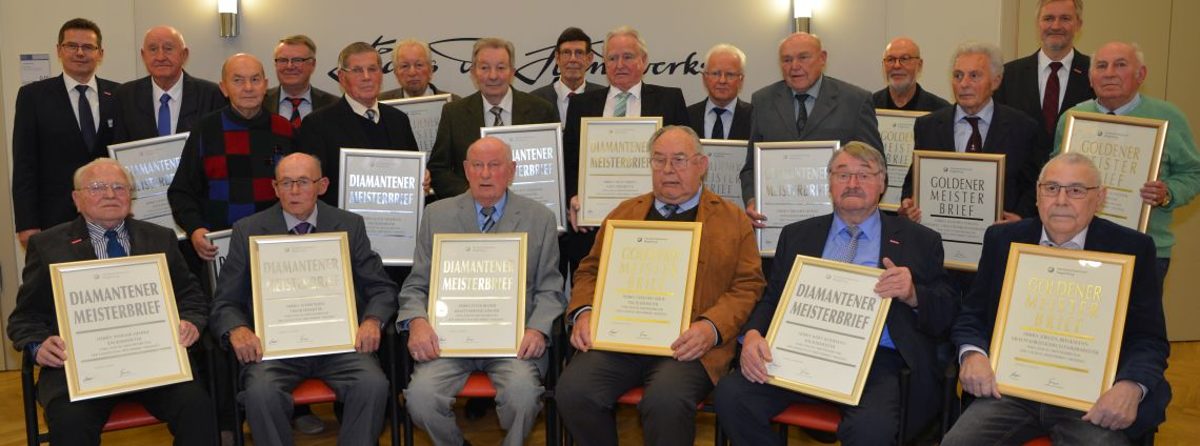 Die geehrten Diamantenen und Goldenen Meister aus der Festveranstaltung im November 2019. Die geehrten Diamantenen und Goldenen Meister aus der Festveranstaltung im November 2019.