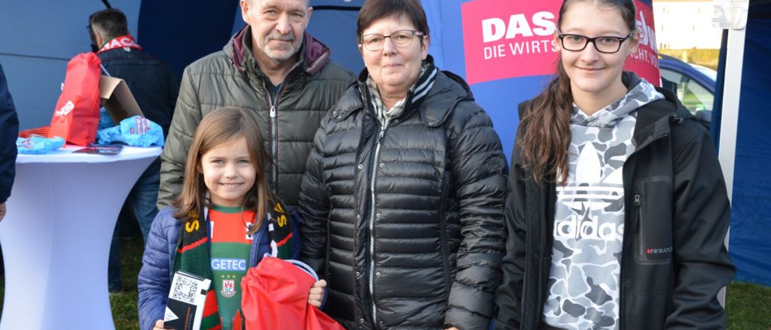 Elektrounternehmer Lothar Kleinert war einer der Gewinner von zwei Handball-Karten.