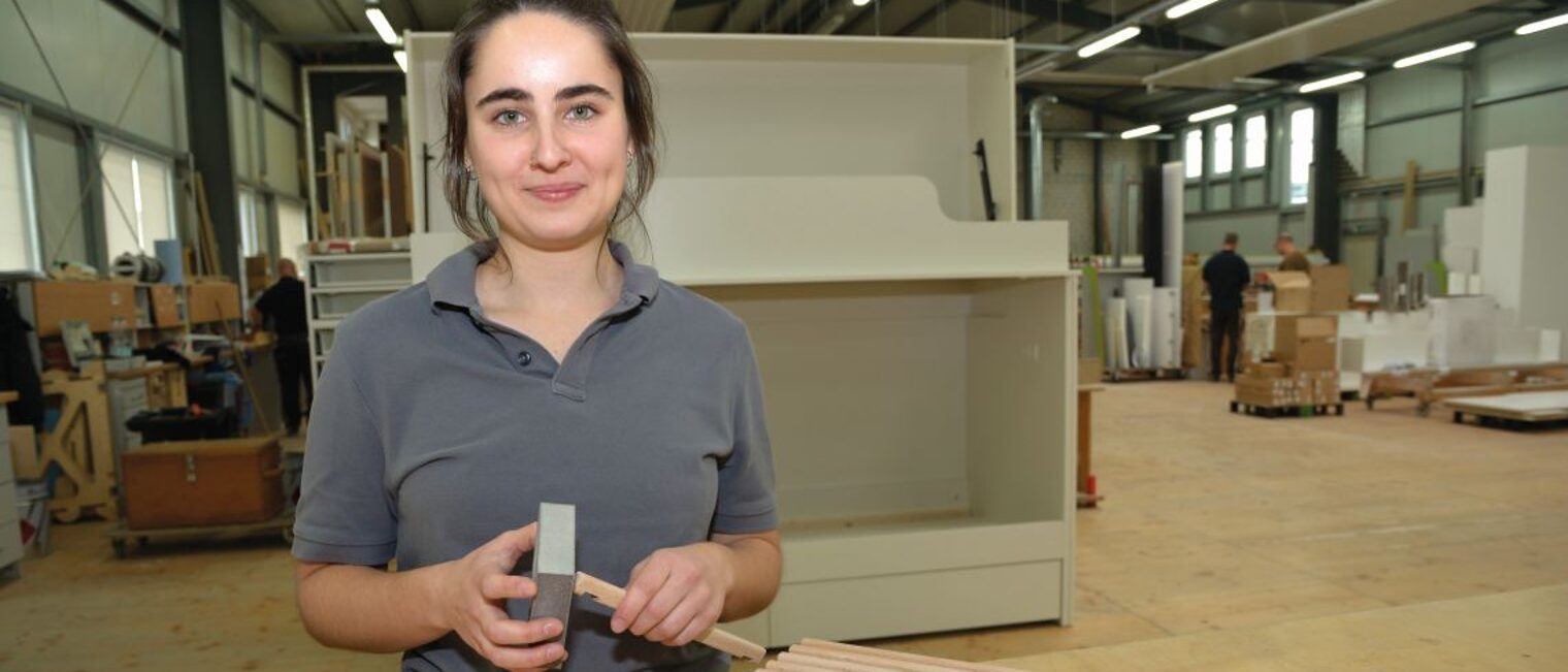 Die Kiebitzberg Möbelwerkstätten aus Havelberg hat ihrer Azubine einen beruflichen Auslandsaufenthalt ermöglicht. Die Kiebitzberg Möbelwerkstätten aus Havelberg hat ihrer Azubine einen beruflichen Auslandsaufenthalt ermöglicht.