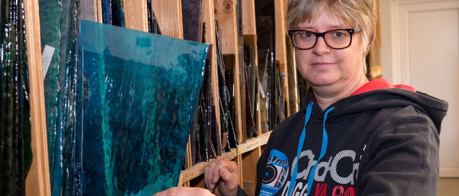 Handwerkerin aus Leidenschaft: Glasermeisterin Andrea Wilde ist es wichtig, möglichst viel in der Werkstatt zu arbeiten. "Das macht am meisten Spaß." Andrea Wilde