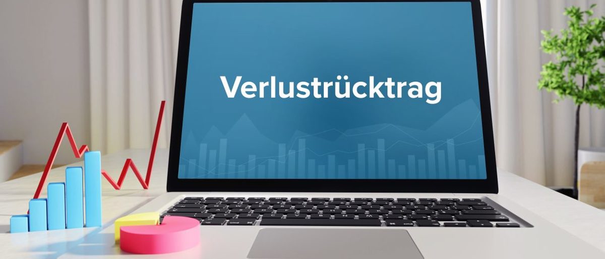 Bildschirm mit dem Wort Verlustrücktrag darauf