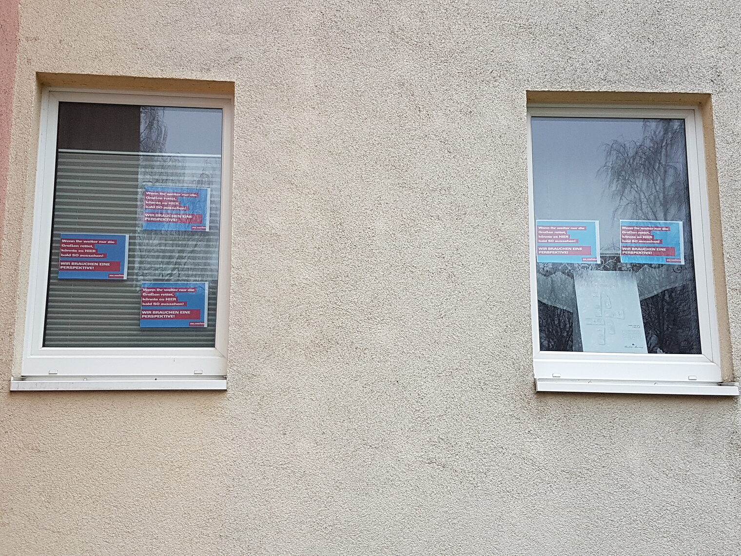 Auch Peggy Schidlo aus Dedeleben hat die Aktions-Plakate aufgehangen.