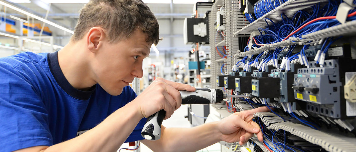 Elektroniker für Gebäudesystemintegration Berufeübersicht Webbanner 2022