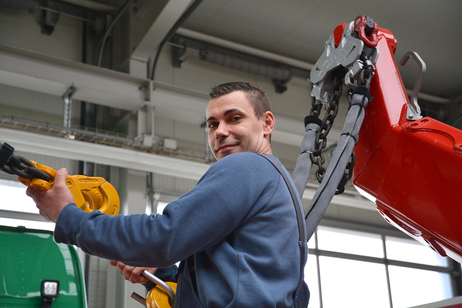 Andy Jericho, Kraftfahrzeugtechnikermeister aus Magdeburg, zeigt uns seine Werkstatt.