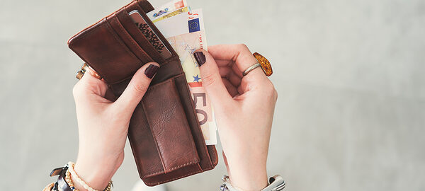 Gehalt Geld Lohn Symbolbild Webbanner 2022