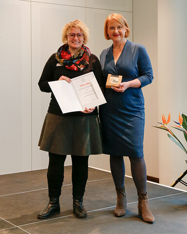 v.l.: Anne-Kristin Gotot (Referentin für Marketing der Handwerkskammer Magdeburg) und Lisa Paus (Bundesministerin für Familie, Senioren, Frauen und Jugend)