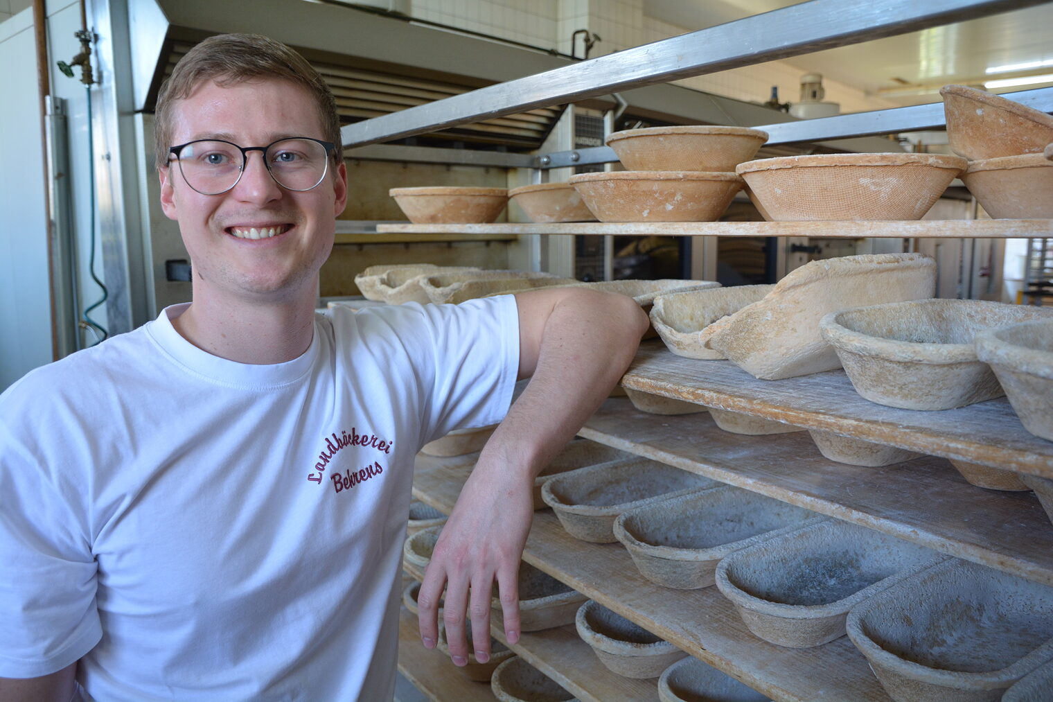 Vom Maschinenbau ins Bäckerhandwerk: Joachim Behrens findet sein berufliches Glück im Familienbetrieb "Landbäckerei Behrens".