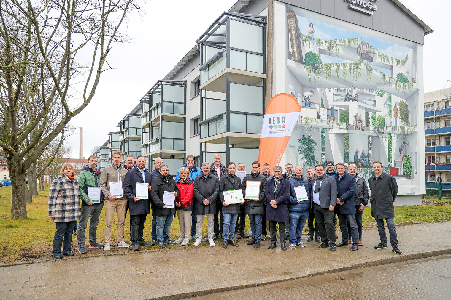 Übergabe Grüne Hausnummer für Halberstädter Wohnungsgesellschaft 