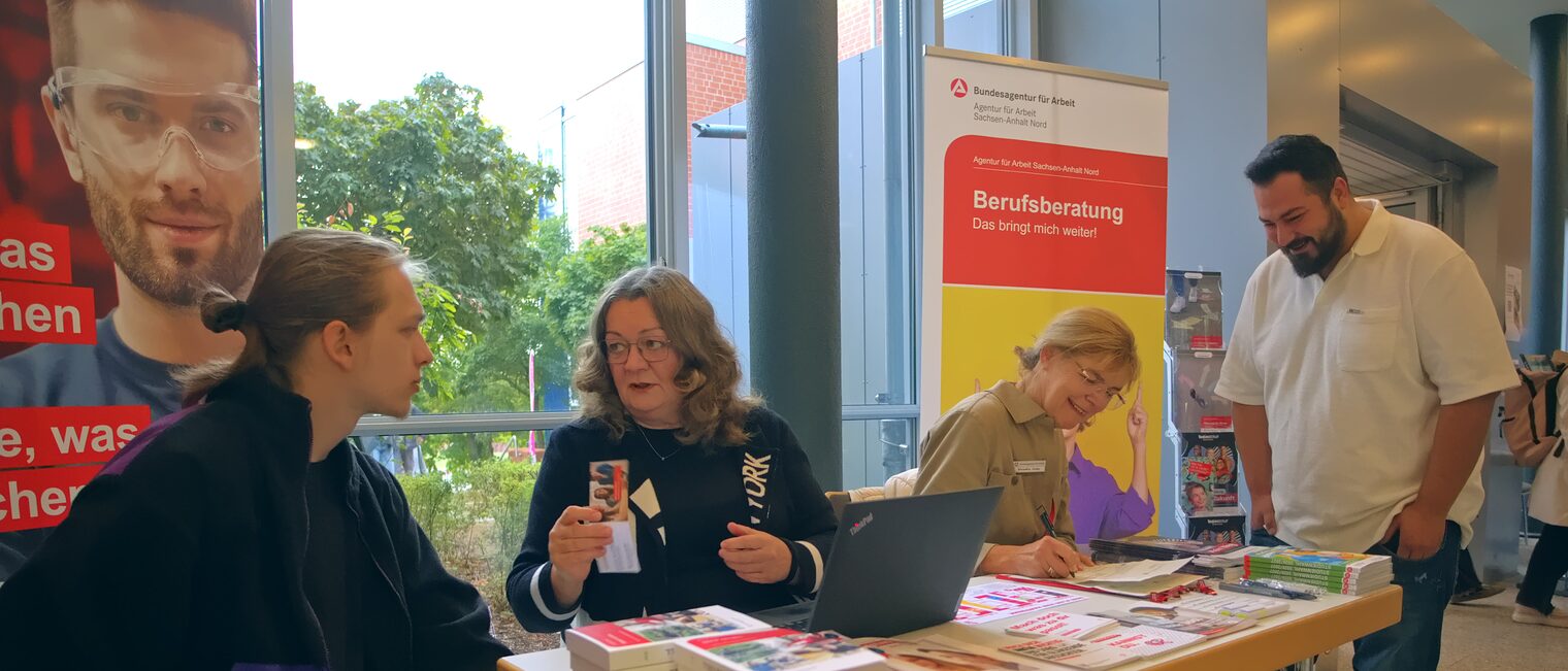 Handwerk4You: Berufsfindungsmesse im Berufsbildungszentrum der Handwerkskammer Magdeburg
